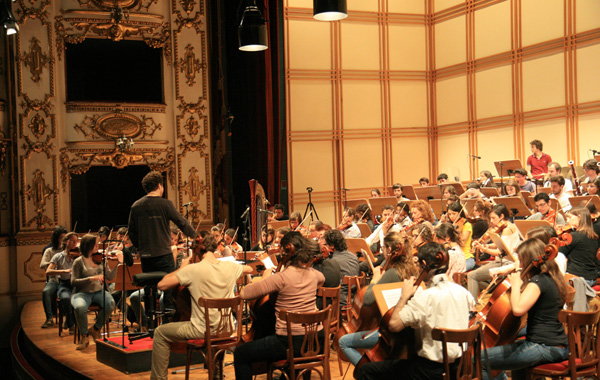 02-04-2014 Prove per il concerto della Fondazione “I Teatri” di Reggio Emilia - John Axelrod direttore